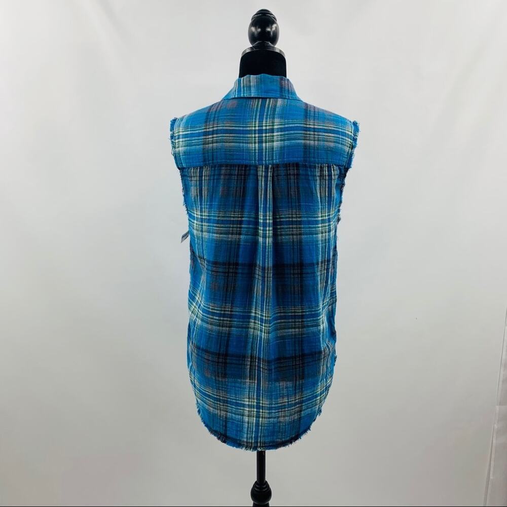 Treasure & Bond Blue Boyfriend Button Up Top - Picture 7 of 9